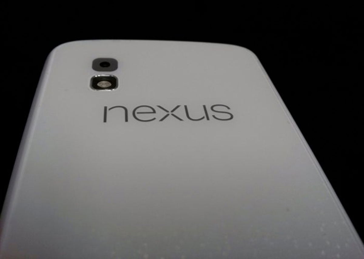 ¿Se acerca un Nexus 4 blanco?